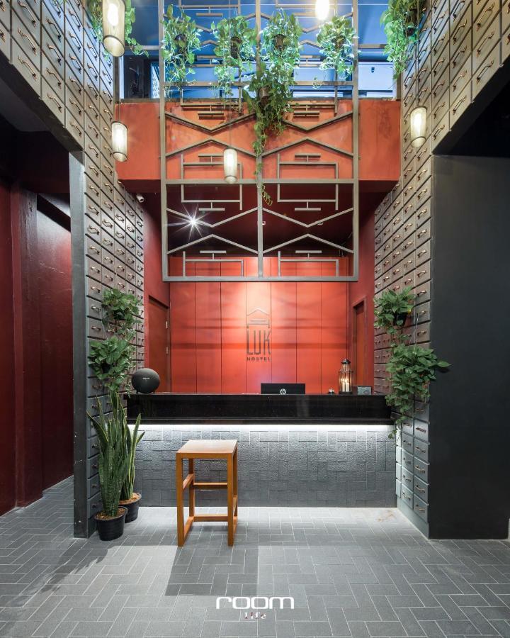 Luk Hostel Bangkok Exterior photo